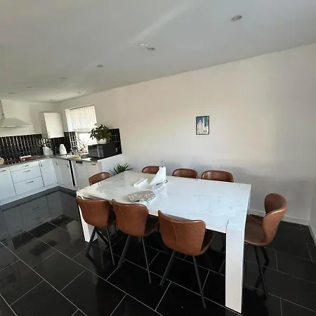 Naer Storcenter Og Slotssobad Appartement *