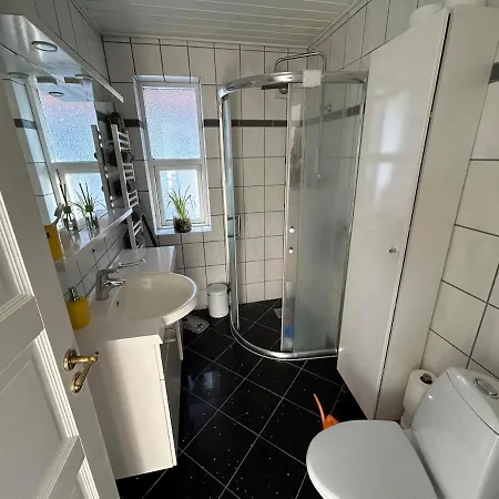 Naer Storcenter Og Slotssobad *