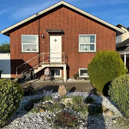 Naer Storcenter Og Slotssobad